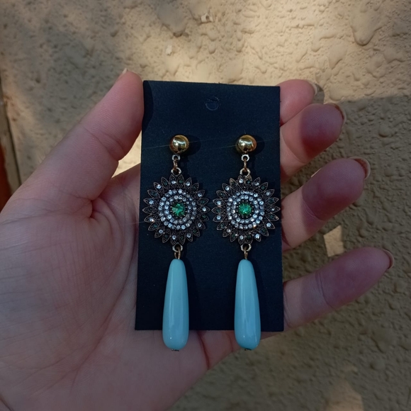 ✨NEW CRYSTAL EARRINGS COLLECTION✨ Earrings - Picture 7 of 15